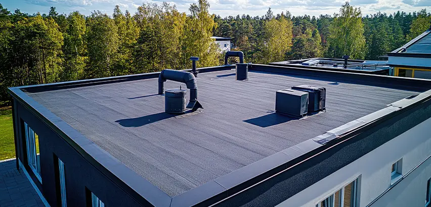 Professional Flat Roof Replacement Services in North Chicago, IL