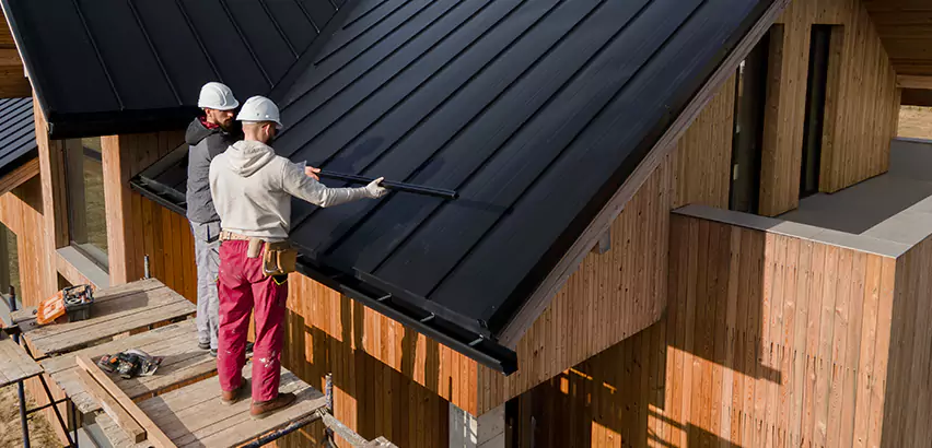 Metal Roof Maintenance in North Chicago