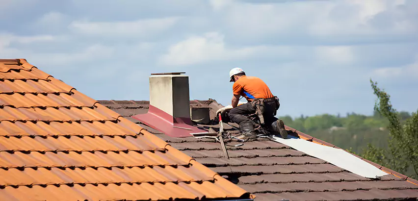 Cedar Roof Maintenance in North Chicago