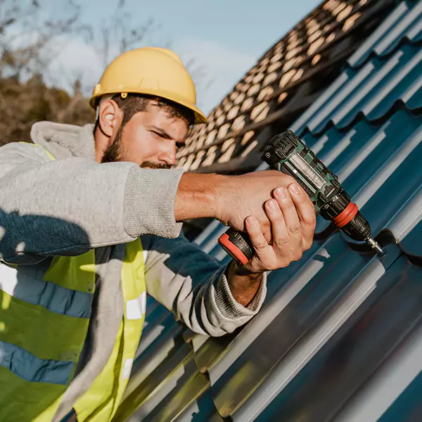 Why North Chicago Property Owners Choose North Chicago Roofing for Metal Roof Replacement?